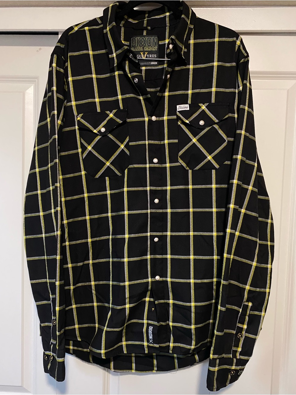 DIXXON Black & Yellow Plaid Men's Button-Up Shirt - Vouge Tyres